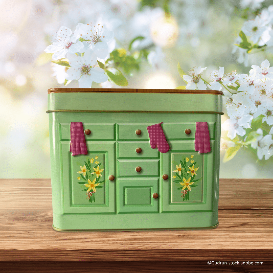 kaged_se_kommode_med_p_ske_tema.png Kagedåse kommode med påske tema