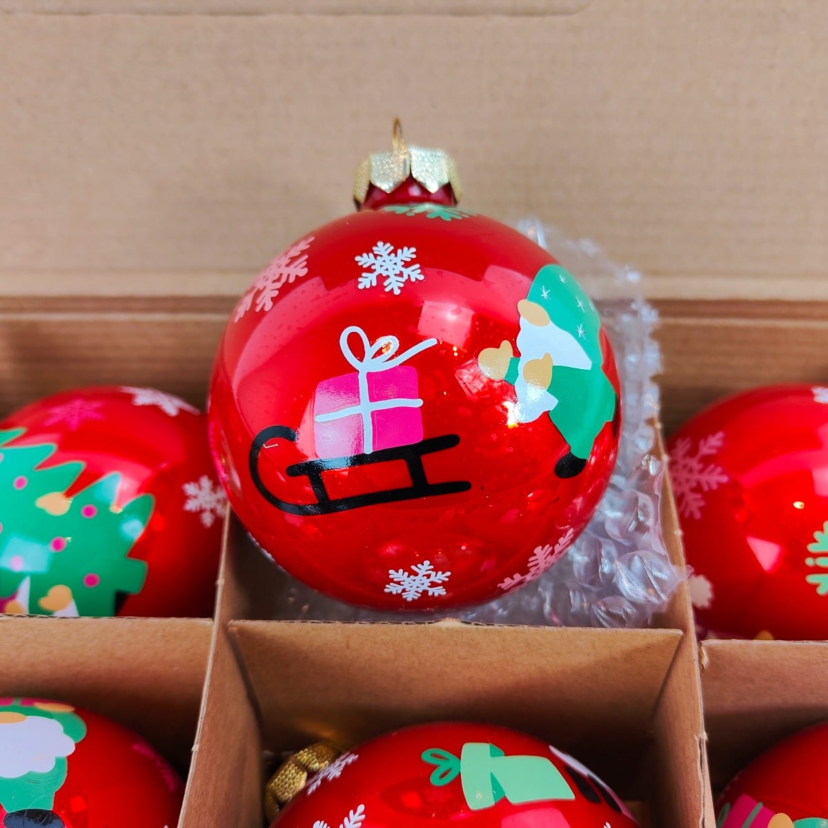 Røde opal julekugler med julemanden Ø 8 cm c1