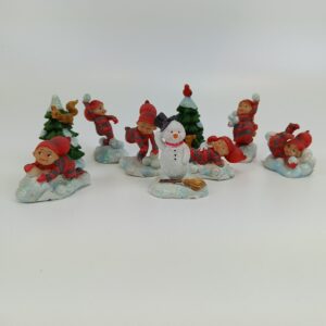 Babynissernes sneboldkamp i skoven a