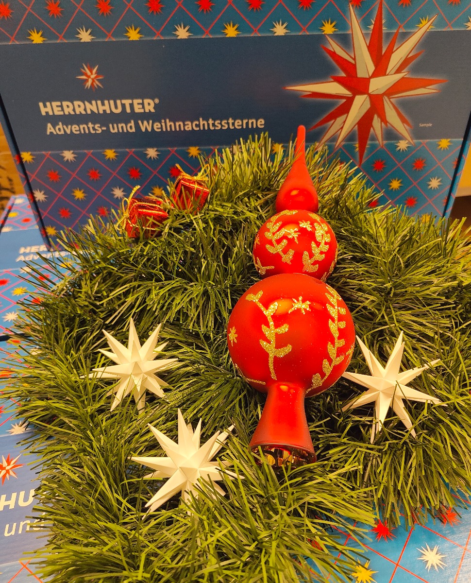 stjernek_de_med_15_stk_8_cm_hvide_stjerner_c.jpg Herrnhuter Stjernekæde med 15 stk 8 cm hvide stjerner c