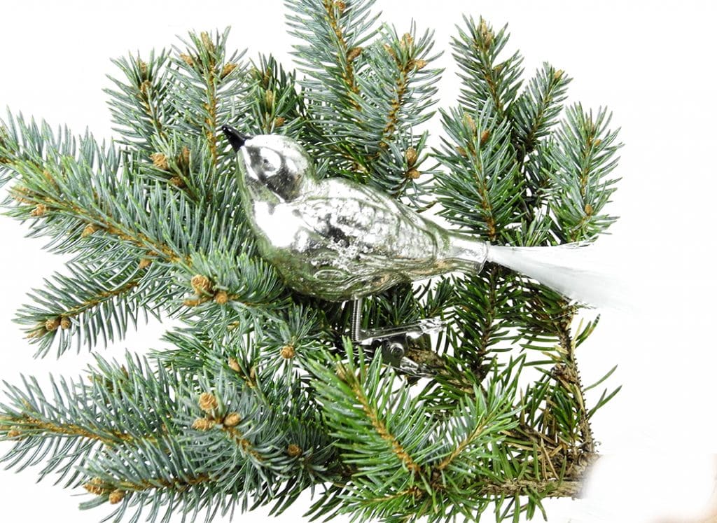 fugl-med-clips-i-antikslv-med-fiberhale_0ww4jr4dgbggf0zk.jpg Fugl med clips i antiksølv med fiberhale