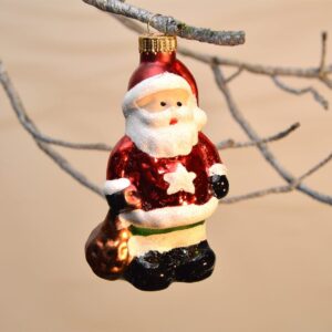 Smuk julemand med stjerne på maven