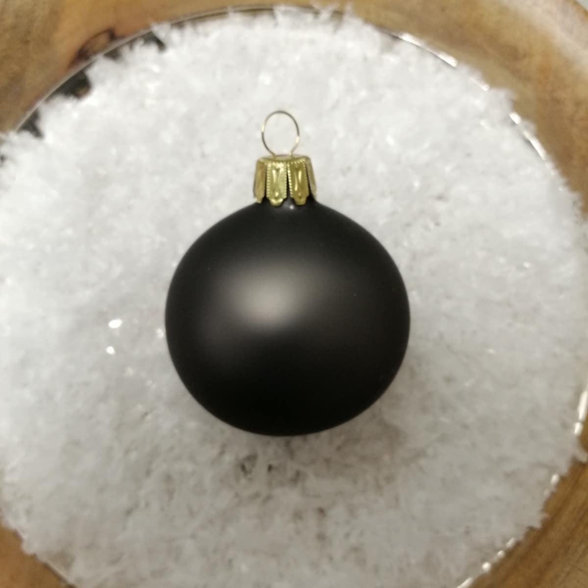 silkematte_koksgr_mundbl_ste_juletr_skugler_6_cm_a.jpg Silkematte koksgrå mundblæste juletræskugler Ø 6 cm a