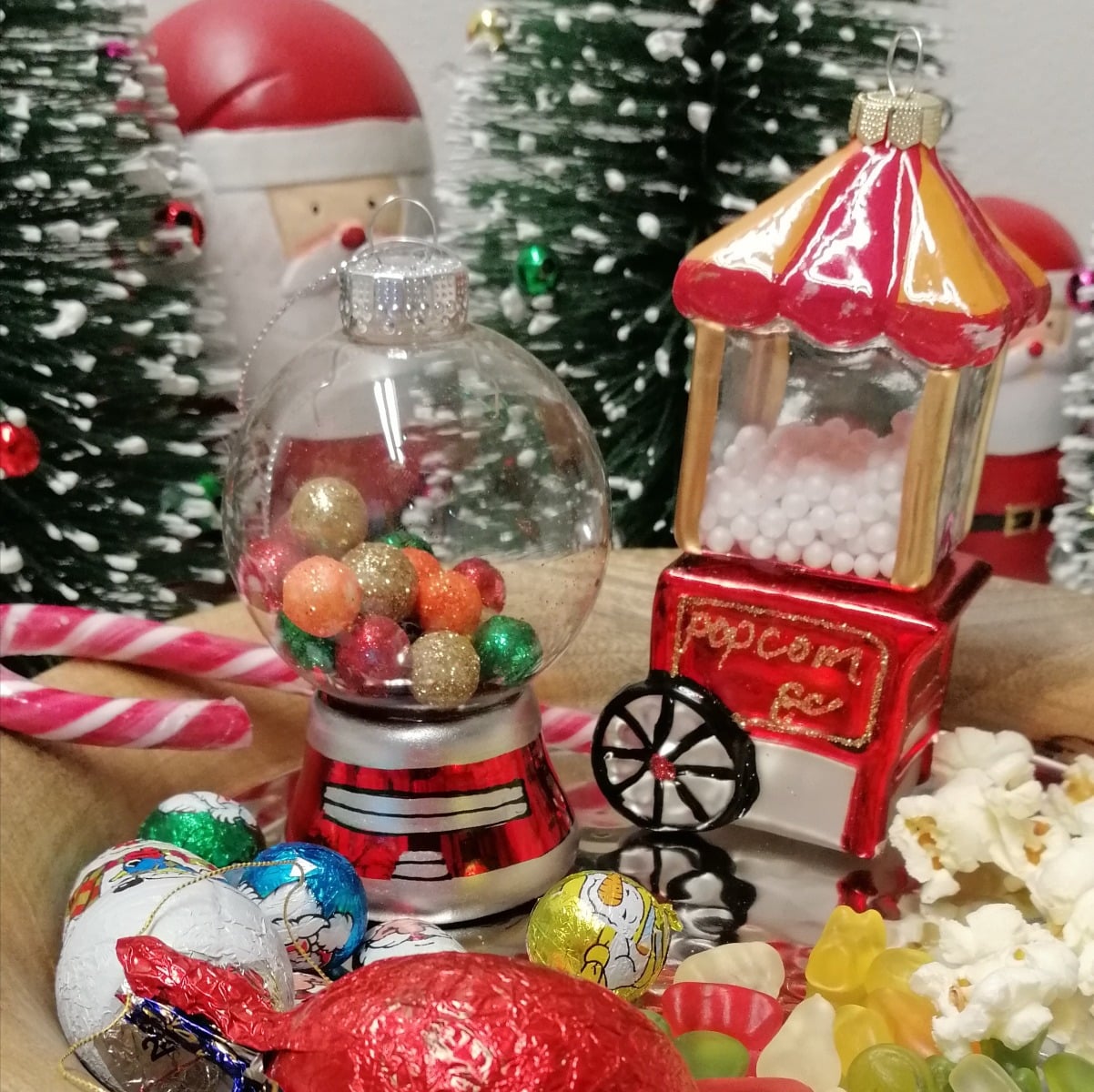 Tyggegummimaskine juletræskugle i mundblæst glas 8 cm b