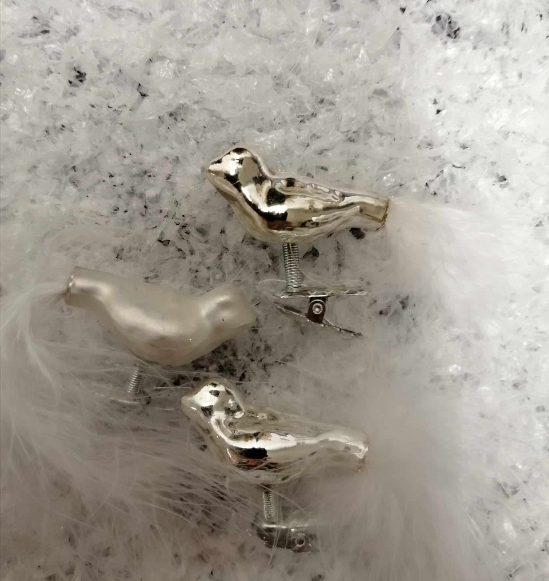 fugle-p-clips-i-hvid-og-slv-1_gmxrrujdmdzambqu.jpg Fugle på clips i hvid og sølv