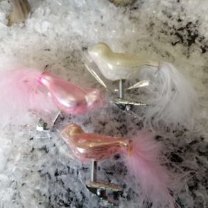 Fugle på clips i rosa og hvid