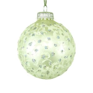 Hvide silkematte juletræskugler med sølv snefnug Ø 7 cm