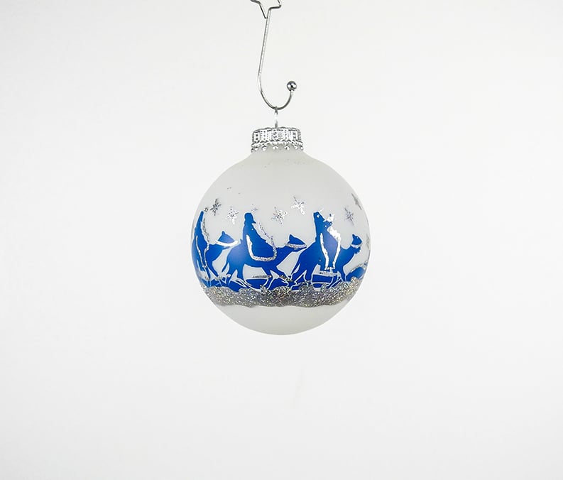 hvide-frostet-juletrskugler-med-betlehem-fortlling_02a7heog2b77w69a.jpg Hvide frostet juletræskugler med Betlehem fortælling