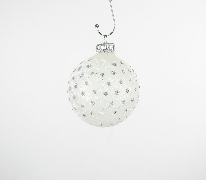 hvide-frostet-juletrskugler-med-glimmer--7-cm_wchwhdmwtdr7kesz.jpg Hvide frostet juletræskugler med glimmer Ø 7 cm