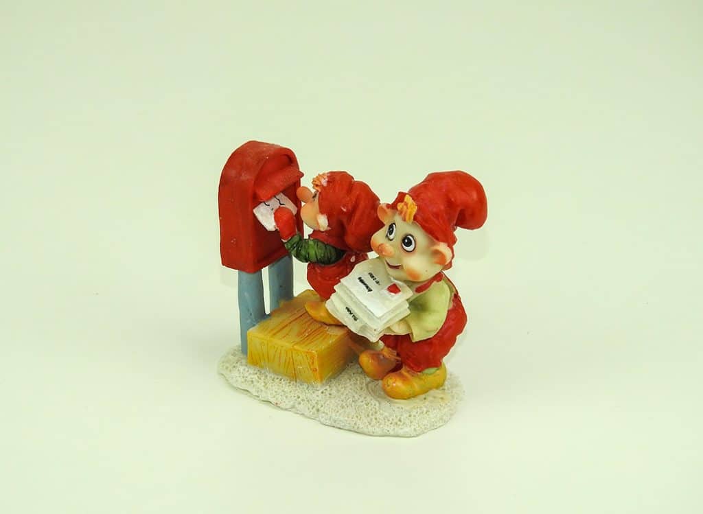 nissebrn-der-sender-julekort-af-jens-julius_n6dnnl4gsk5hsccv.jpg None