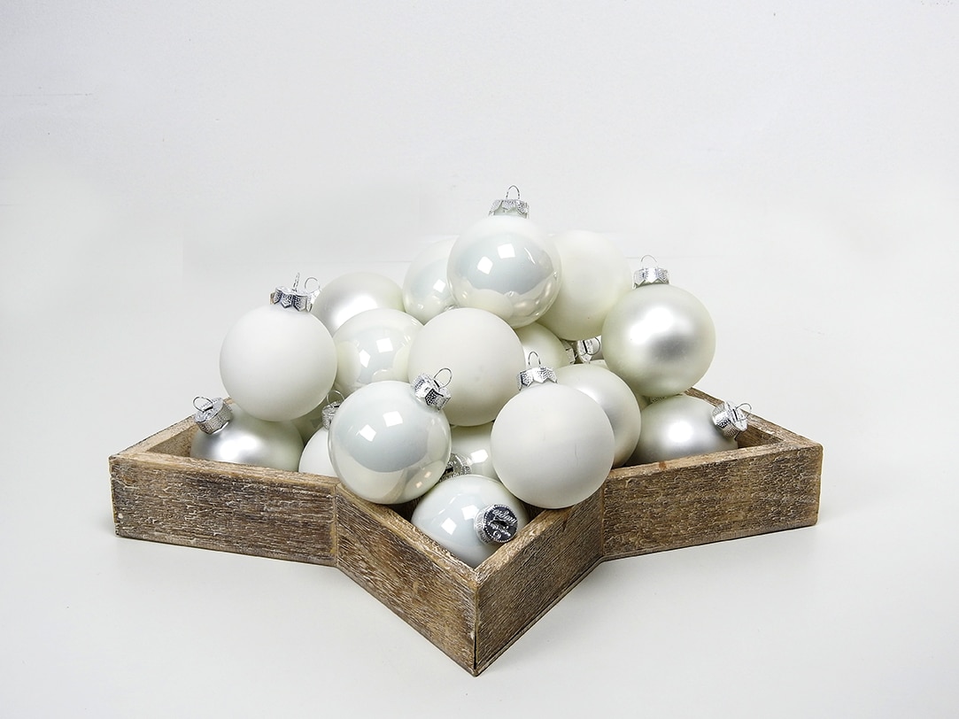 dscn5010_rszjip1jodmlhvog.jpg Hvide silkematte og opal juletræskugler mix Ø 6 cm