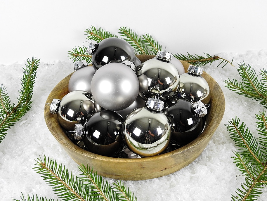 silkematte-slv-antracit-glas-juletrskugler-og-hjglans_llfk8pyjq2801ikd.jpg Silkematte og blanke sølv antracit juletræskugler Ø 6 cm