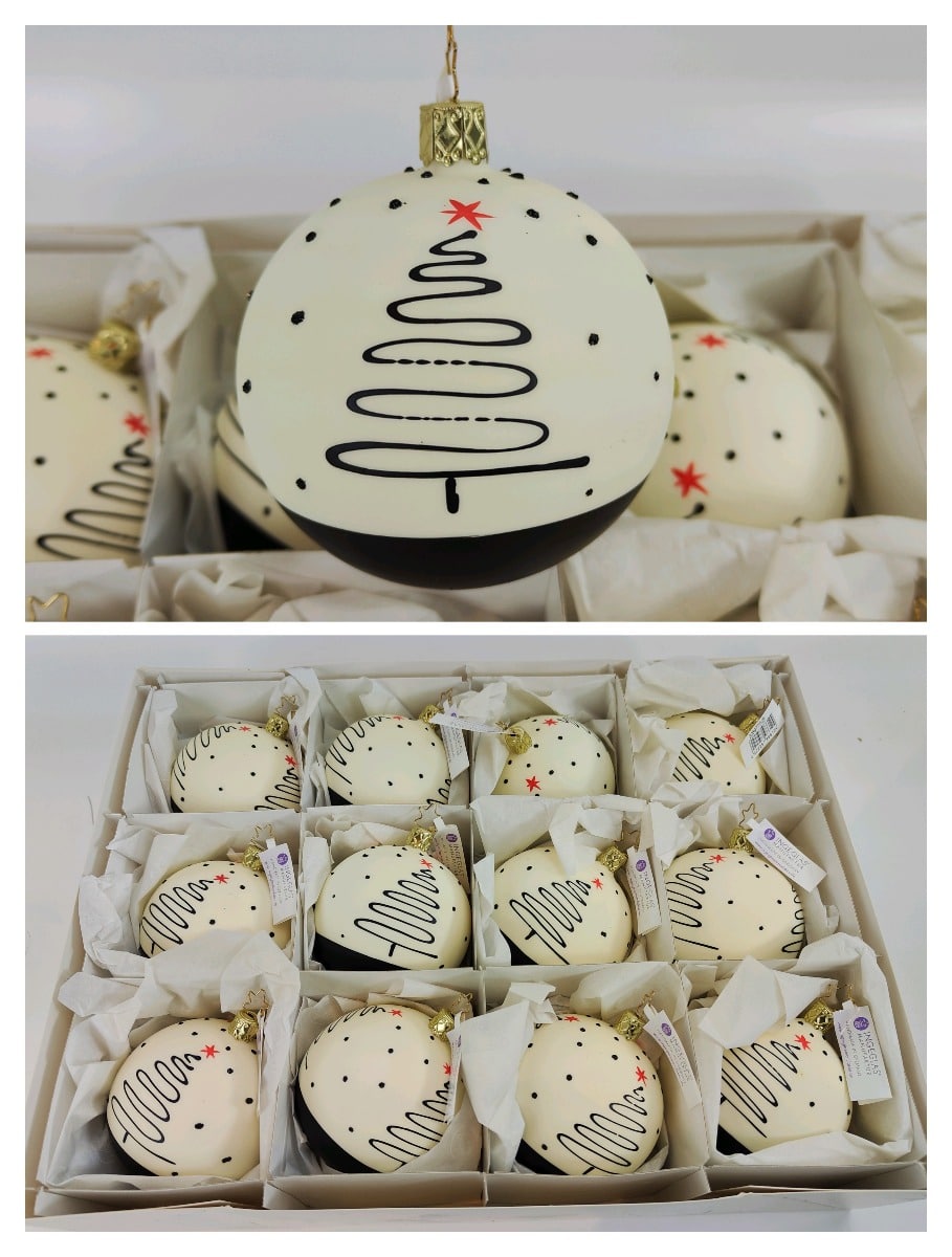 juletr_skugle_med_juletr_8_cm_a.jpg Juletræskugle med juletræ Ø 8 cm a