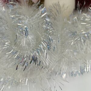 Hvid busket guirlande med sølv spidser