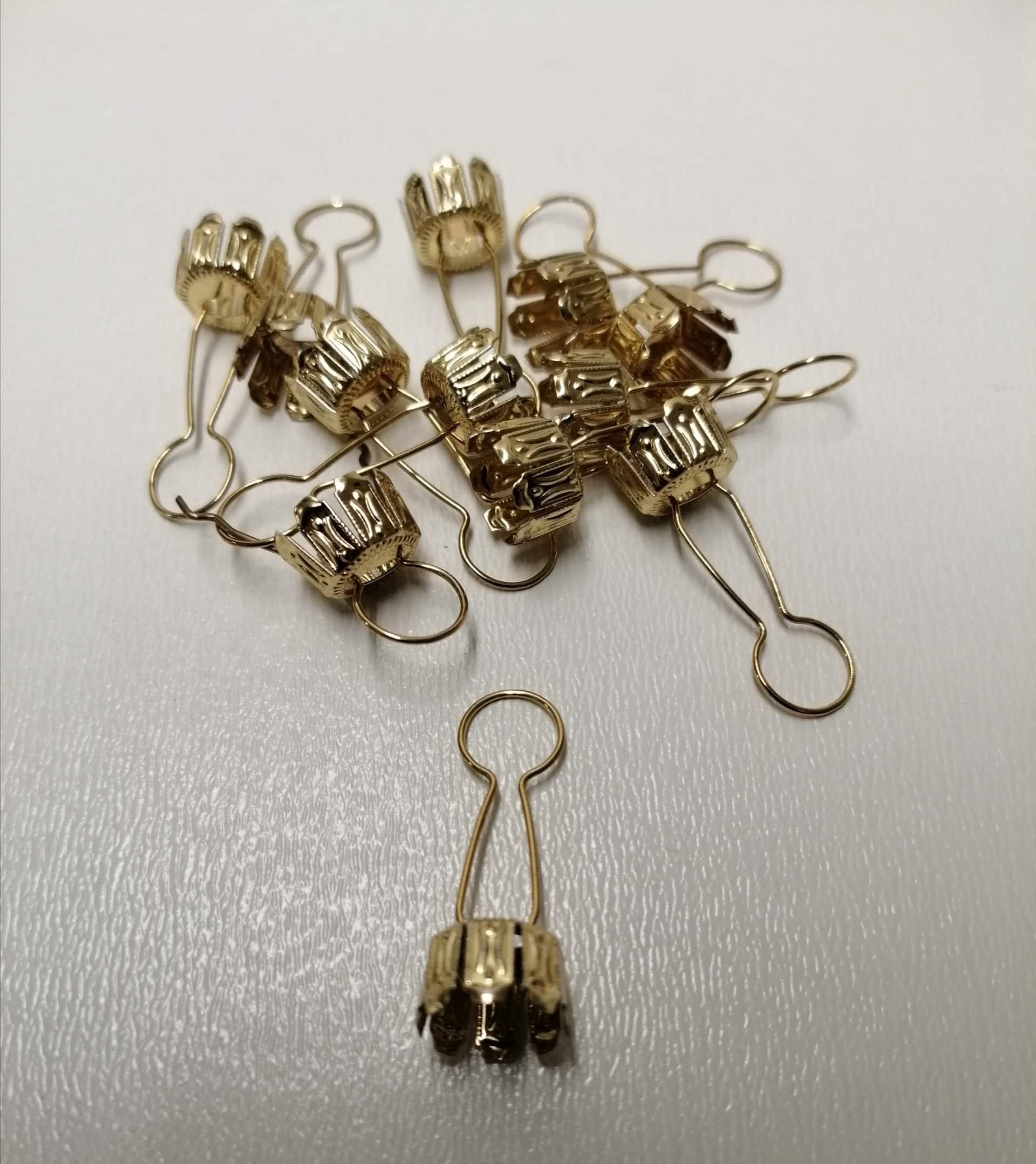 guld-htter-til-juletrskugler-10-mm_zh3vfspsjvmz6knm.jpg None