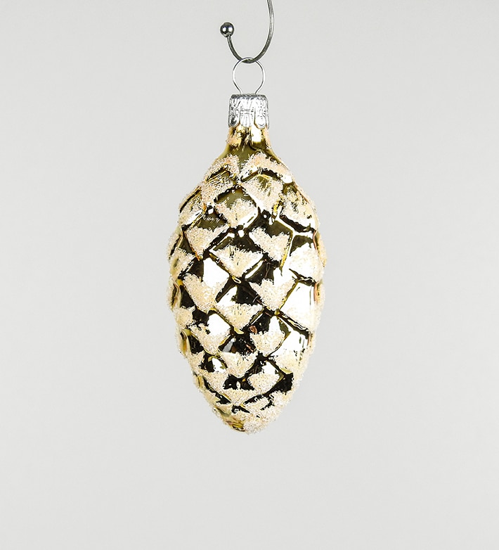 kogler-guld-juletrs-kugler-med-sne-p-7-cm_jwsbctt6kp8pffm8.jpg Kogler guld juletræs kugler med sne på 7 cm