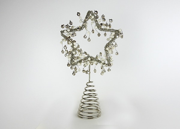 topstjerne-med-slv-bjlder-metal_tlgkz96u0kfeuimd.jpg Topstjerne med sølv bjælder metal