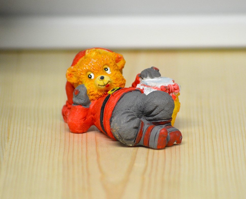 julebamse-liggende-med-honningkrukke_ph2ayygbezvopumq.jpg None