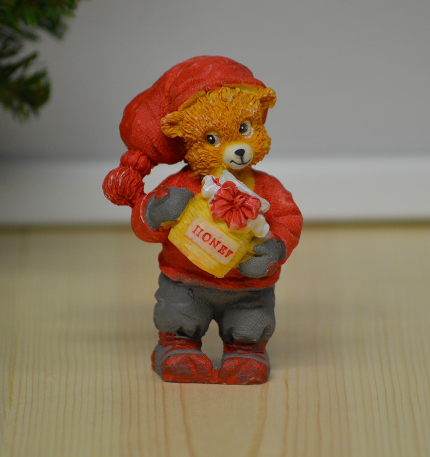 julebamse-stende-med-honningkrukke_fzyoniubaxk2dtlf.jpg None