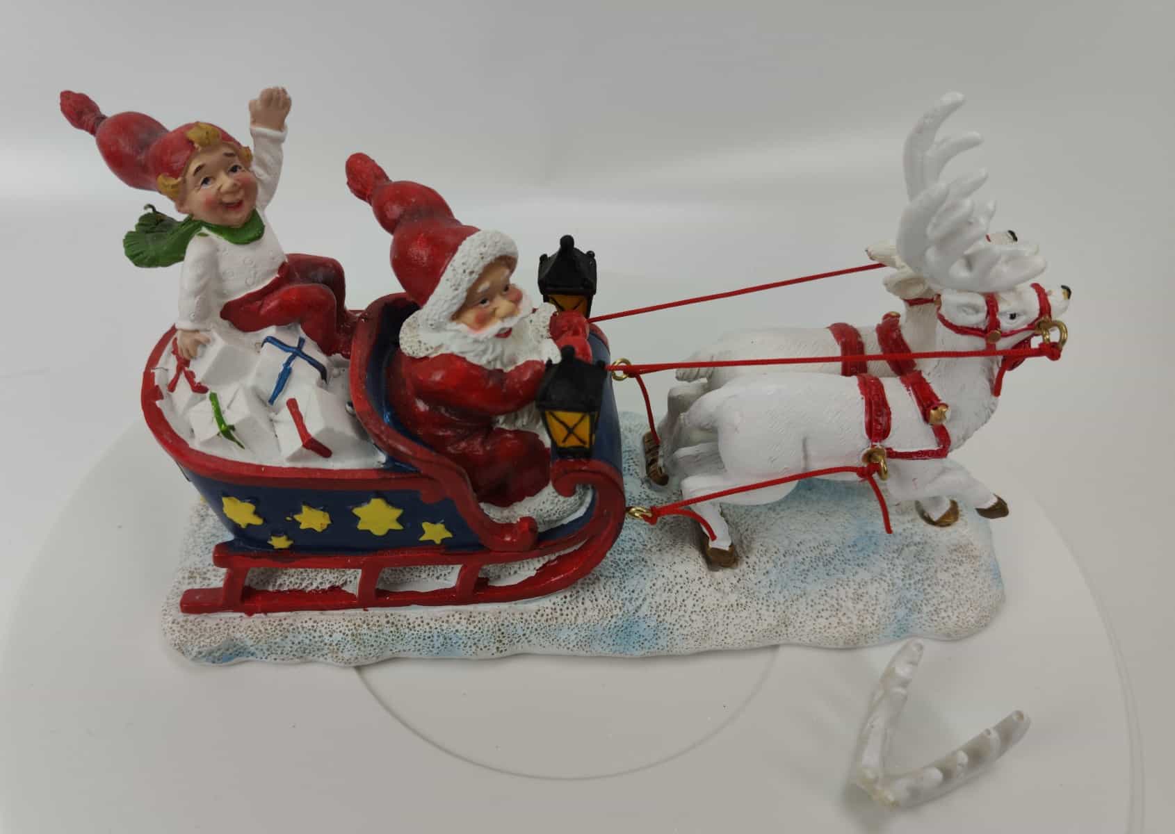 nissernes_jul_-_julemanden_i_sin_kane_rest_a.jpg Nissernes Jul - Julemanden i sin kane Rest a