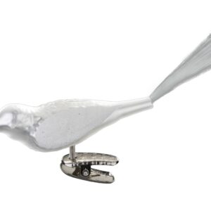 Fugl mat med hvide vinger og fiberhale